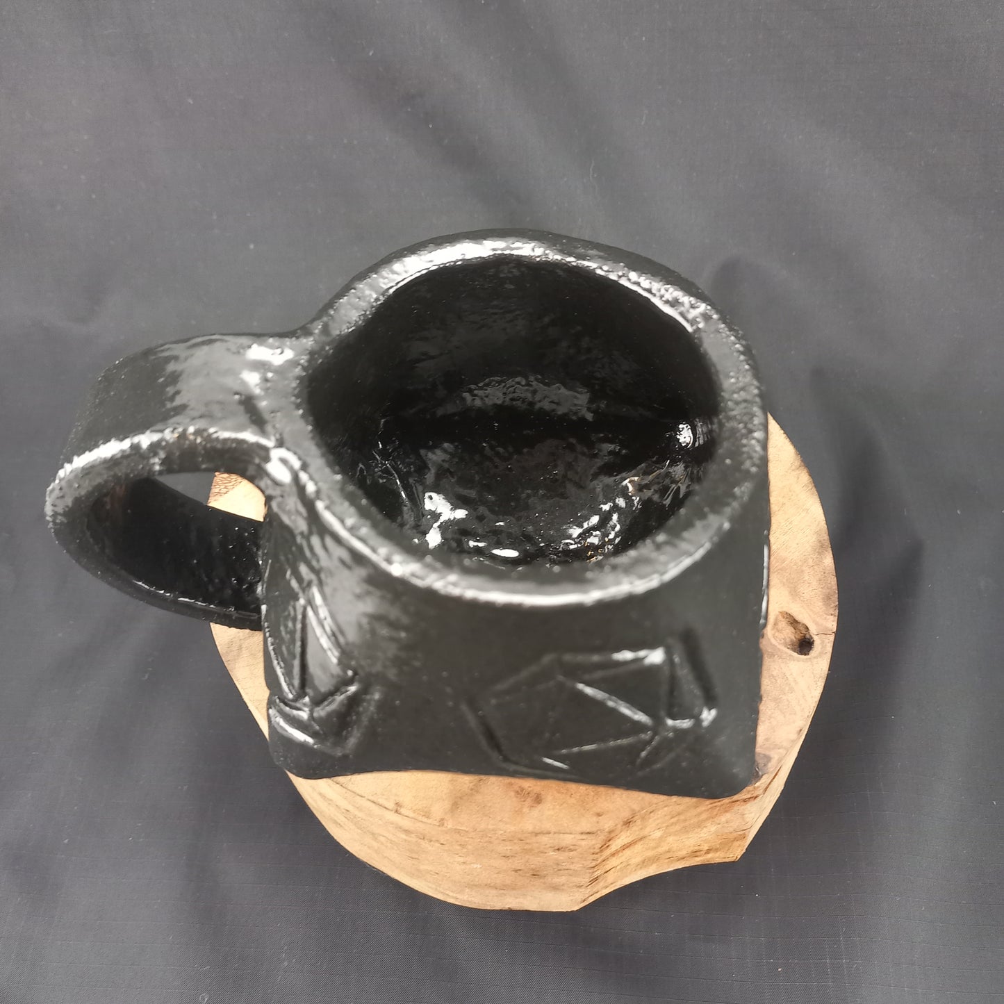 Black D20 Inset Darted Mug