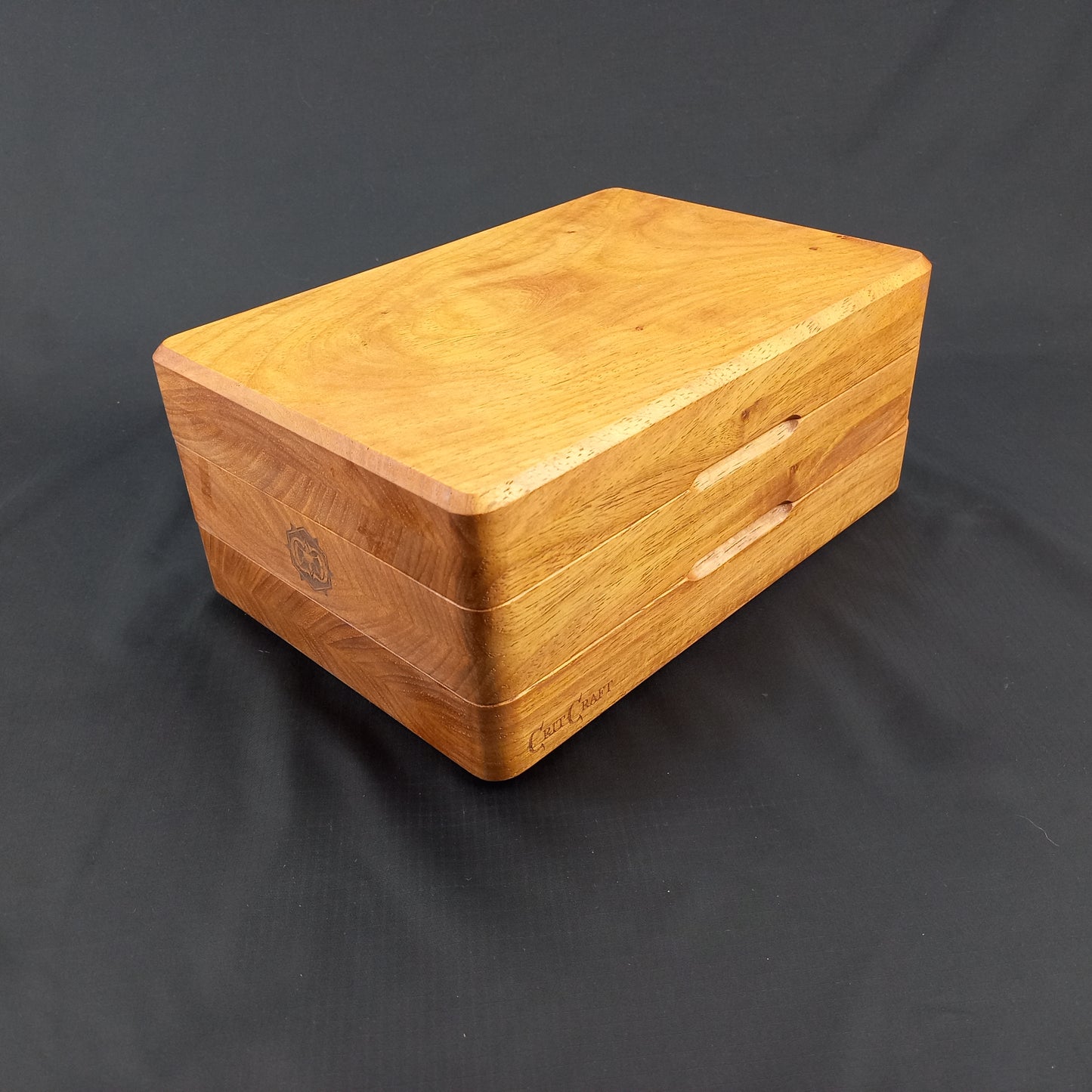 Master Dice Vault New Guinea Rosewood