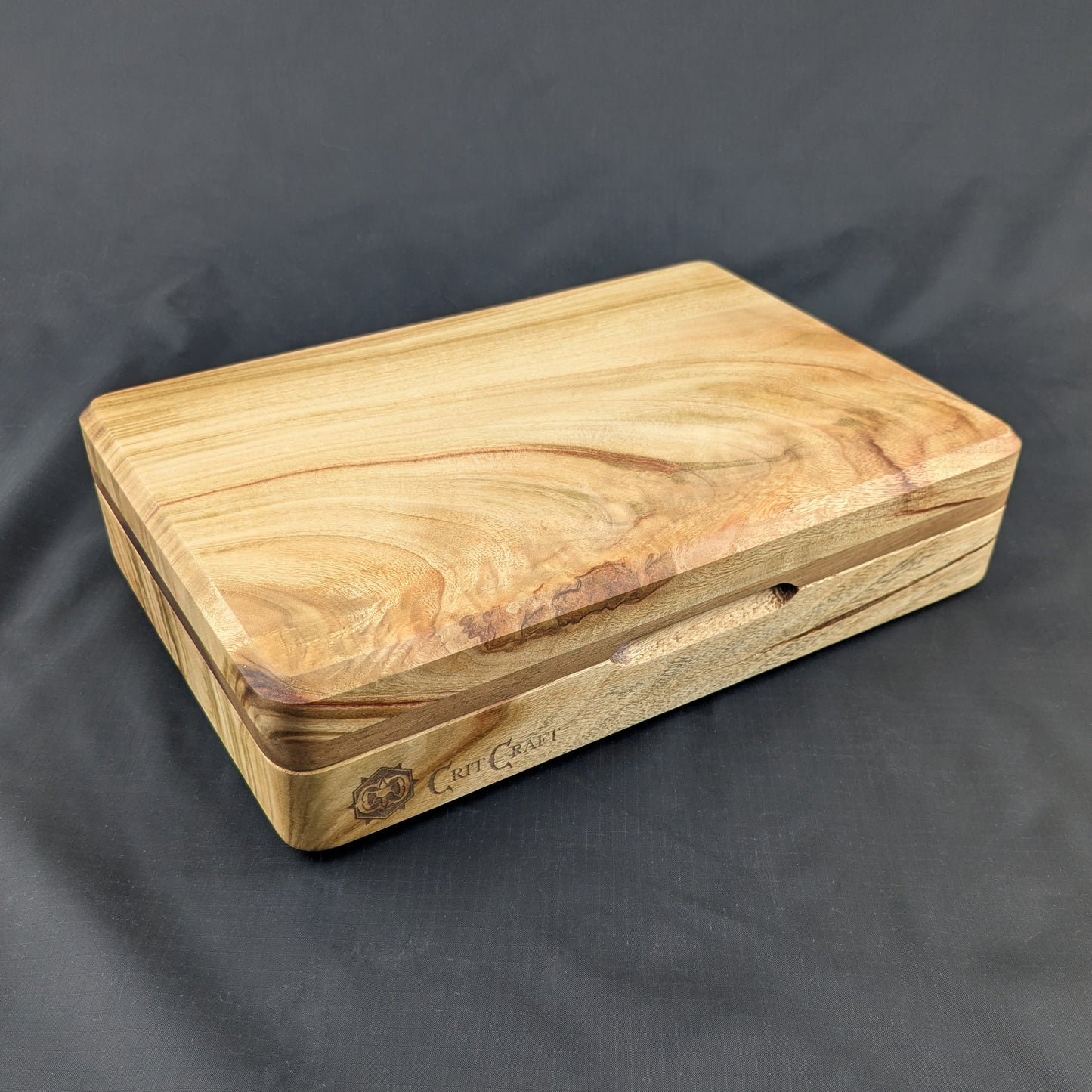 Adventurer Dice Vault Camphor Laurel x American Wulnut